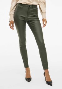 Узкие брюки