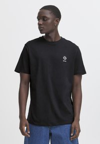 Футболка Футболка