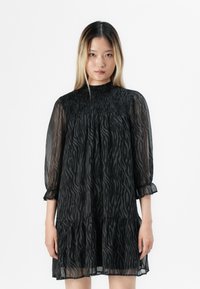 Короткое платье