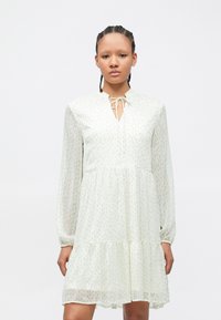 Короткое платье