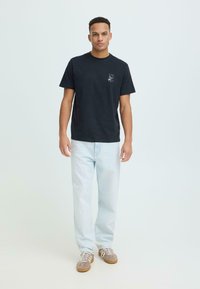 Футболка Футболка