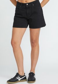 Шорты Шорты