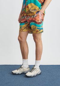 Шорты Шорты