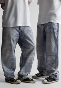 Свободные джинсы Свободные джинсы