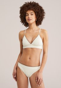 Низ от бикини