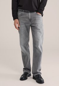 Прямые джинсы Прямые джинсы