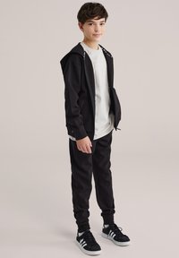 Брюки Брюки