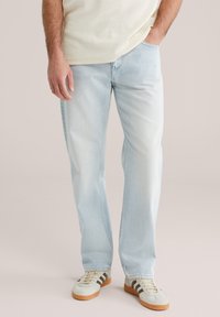 Прямые джинсы Прямые джинсы