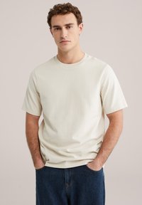 Футболка Футболка