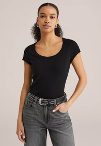 Футболка Футболка