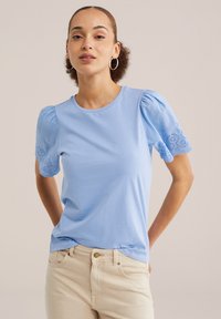 Футболка Футболка