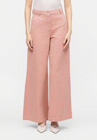 Джинсы