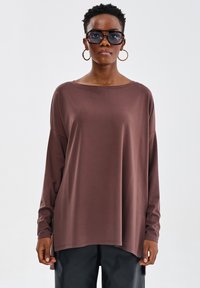 Длинная майка