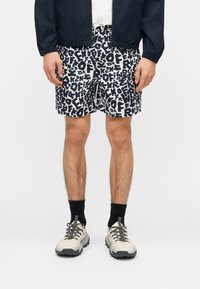 Шорты Шорты