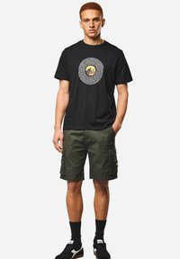 Шорты Шорты