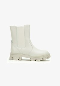 Полусапожки на платформе