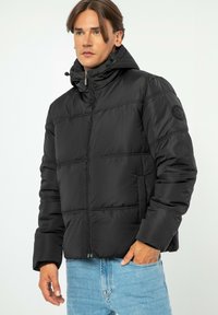 Зимняя куртка