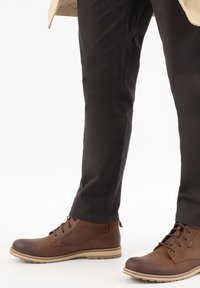 Ботинки на шнуровке