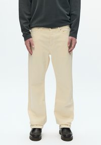 Прямые джинсы Прямые джинсы