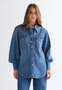 Джинсовая блузка Джинсовая блузка