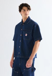 Рубашка с коротким рукавом