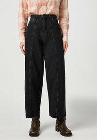 Широкие брюки Широкие брюки