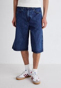 Шорты Шорты