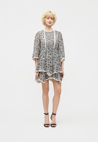 Короткое платье