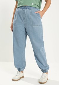 Джинсы Джинсы