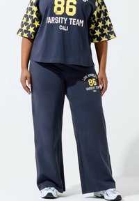 Спортивные штаны Спортивные штаны