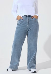 Прямые джинсы Прямые джинсы