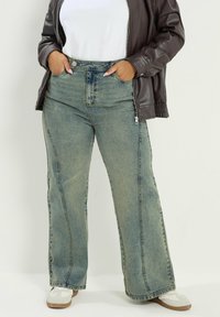 Прямые джинсы Прямые джинсы