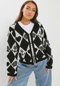 Вязаная кофта Вязаная кофта