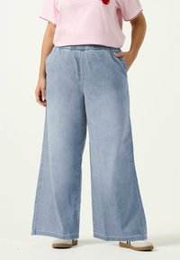 Джинсы Джинсы