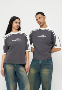 Футболка Футболка