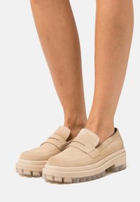 Лоферы Лоферы