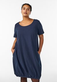 Платье Платье