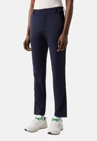 Узкие брюки