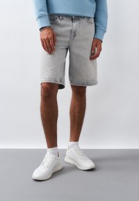 Шорты Шорты