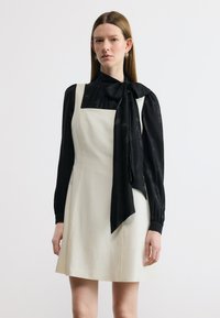 Короткое платье