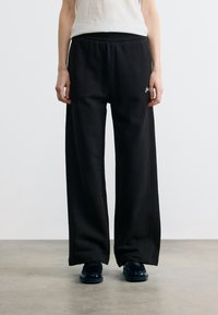 Спортивные штаны