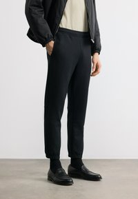 Спортивные штаны