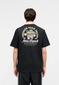 Футболка Футболка