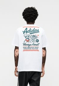 Футболка Футболка