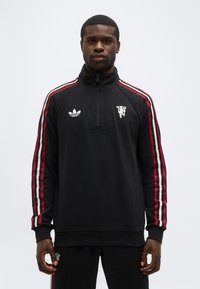 Спортивная кофта