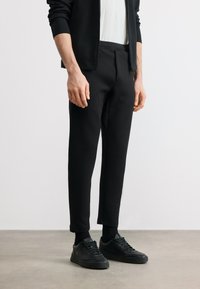 Спортивные штаны