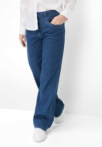 Свободные джинсы