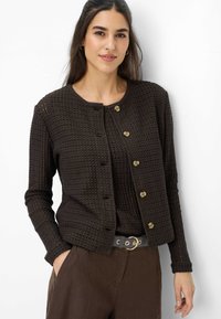 Вязаная кофта