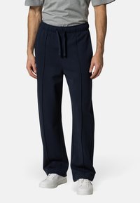 Спортивные штаны