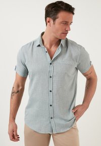 Рубашка с коротким рукавом Рубашка с коротким рукавом